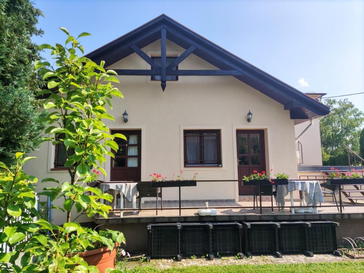 Feszek Apartmanhaz ボニャルツバシュ エクステリア 写真