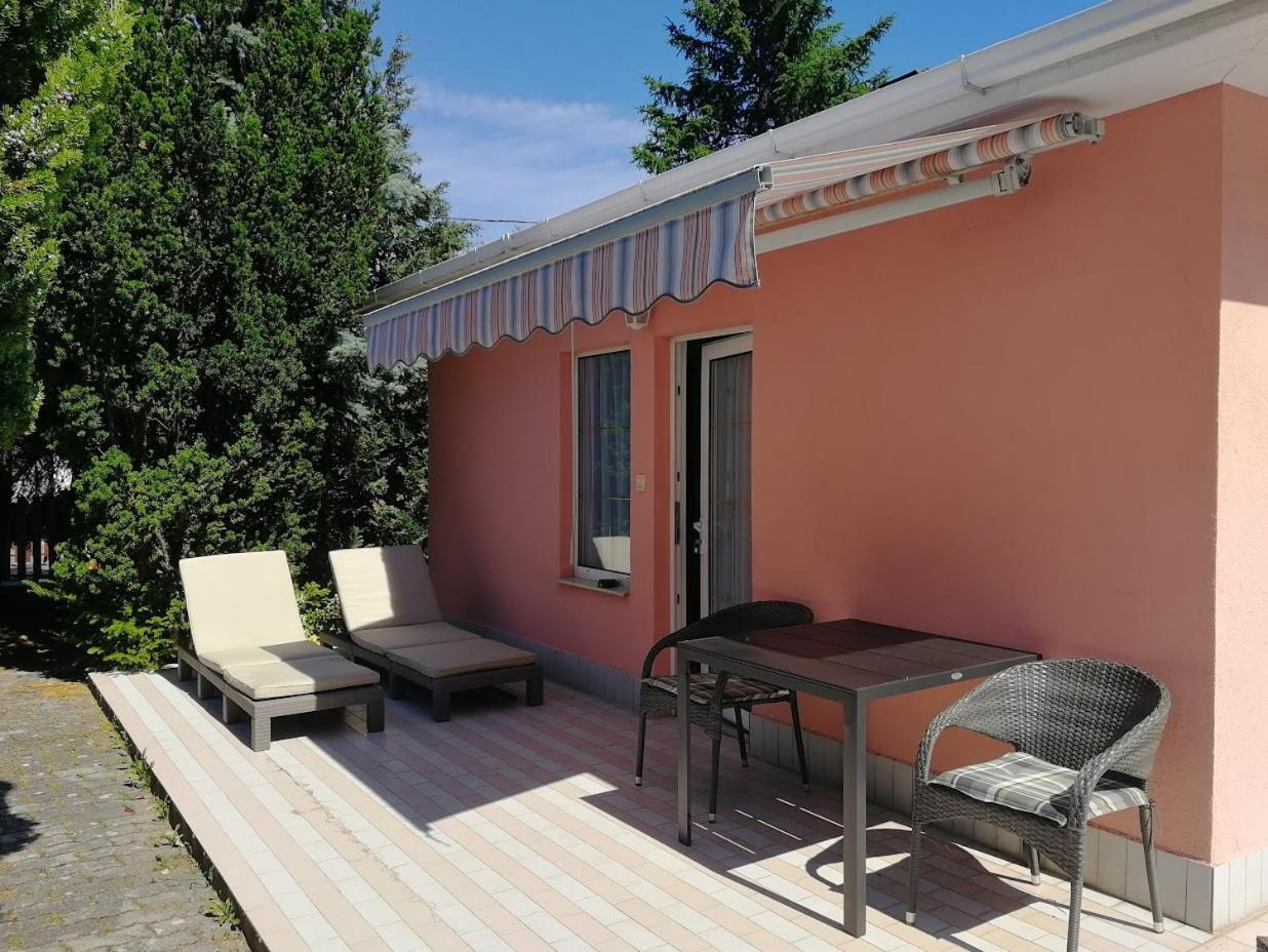 Feszek Apartmanhaz ボニャルツバシュ エクステリア 写真
